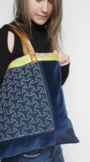 sashiko, boro, kirjonta, elina helminen, verkkokurssi, kässäkurssi, onni elää käsitylössä, taito, taito varsinaissuomi, turun taitokeskus, turku, vanha suurtori, hilja mustonen, luova kirjonta, japani