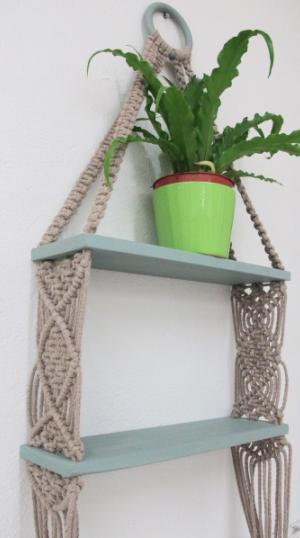 Makrameehyllykkö