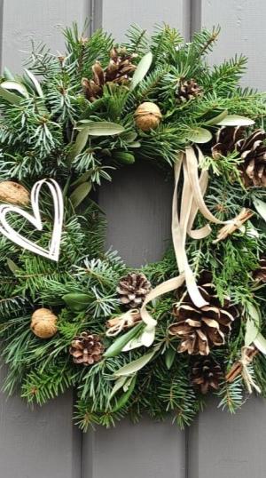 jouluinen-havukranssi-taito-kasityokurssi