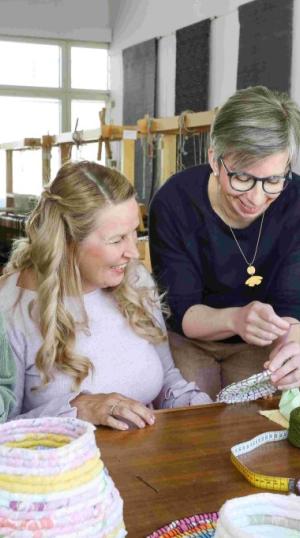 Yhdessä on kiva tehdä käsitöitä!