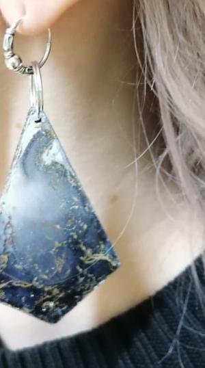 valmista-omat-korvakorut-lempi-varimaailman-mukaan