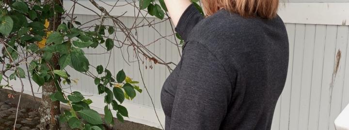 tummanharmaa merinovaate