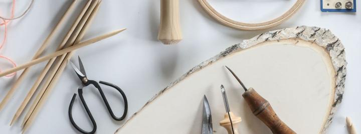 käsityömateriaaleja ja työvälineitä