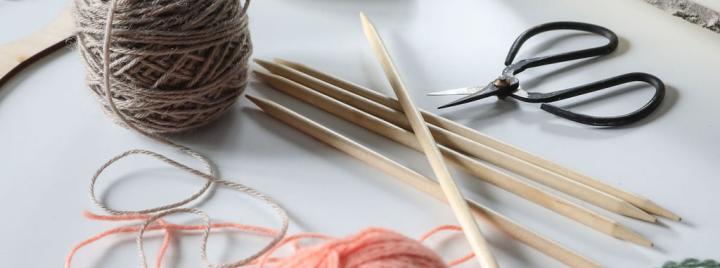 neulepuikkoja ja lankaa