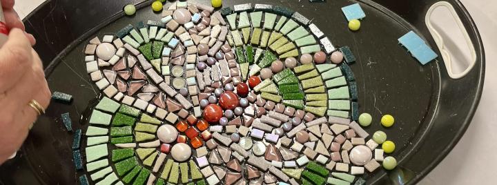 mosaiikkivati sudenkorentokuviolla