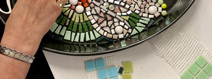 mosaiikkivati sudenkorentokuviolla